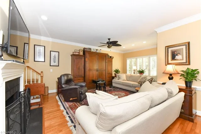 2 Park Village Court, photo 4 of 16