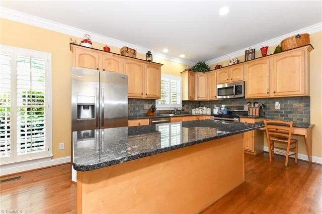 2 Park Village Court, photo 5 of 16