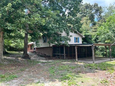 A home in Mount Airy