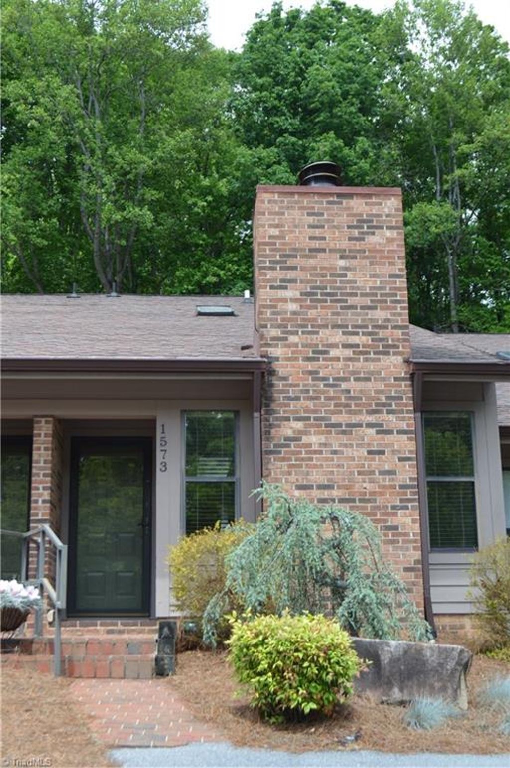 Photo of 1573 E Ivy Trace, Wilkesboro, NC 28697 (MLS # 1219129)