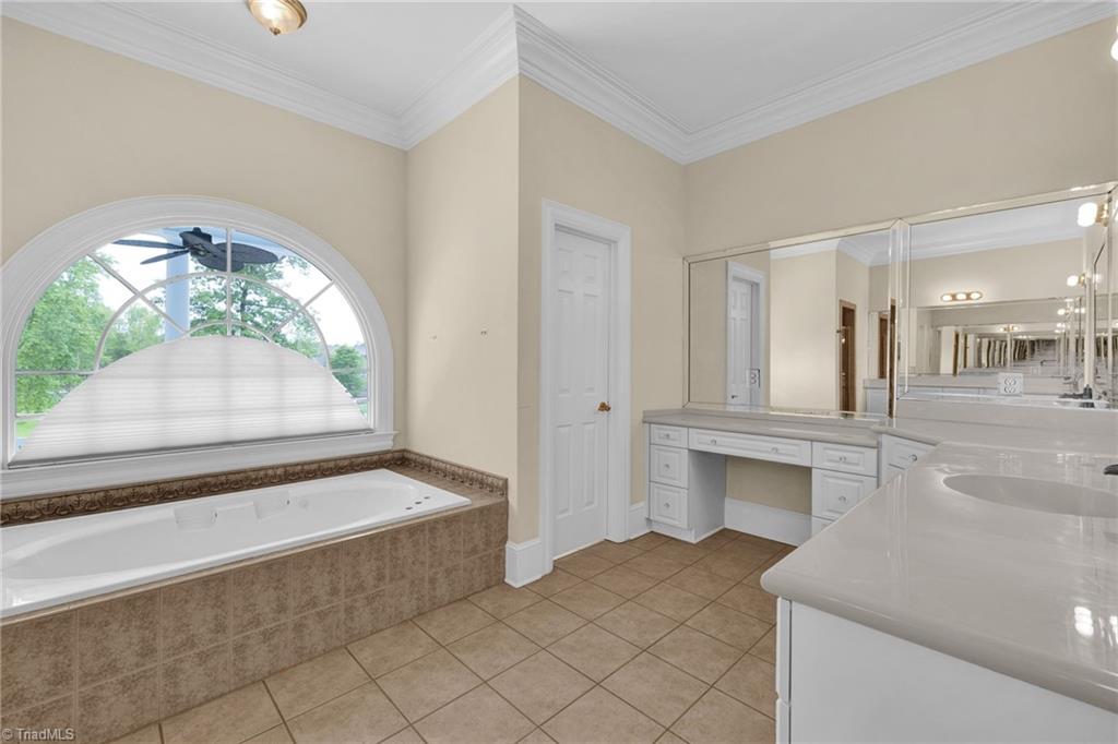 3903 Dover Park Road, Greensboro, North Carolina image 19