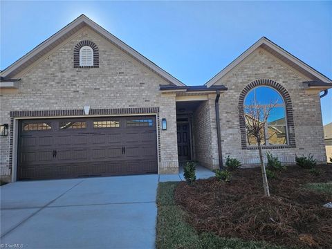 Townhouse For Sale - 1520 Oakbluffs Drive<br/> Colfax, NC 27235