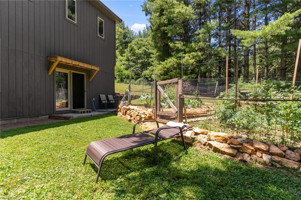 Photo of 896 Alta Vista Lane, Sparta, NC 28675 (MLS # 1235608)