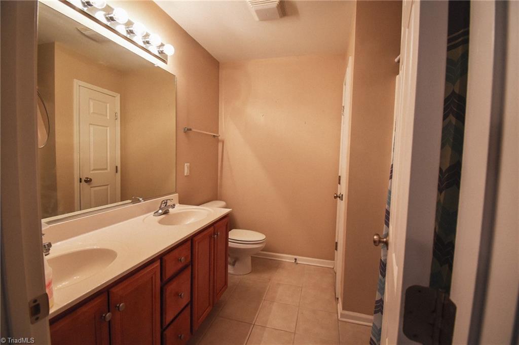 Photo 9 of 11 of 5609 Roundup Circle townhome
