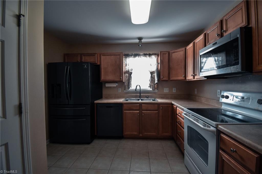 Photo 4 of 11 of 5609 Roundup Circle townhome