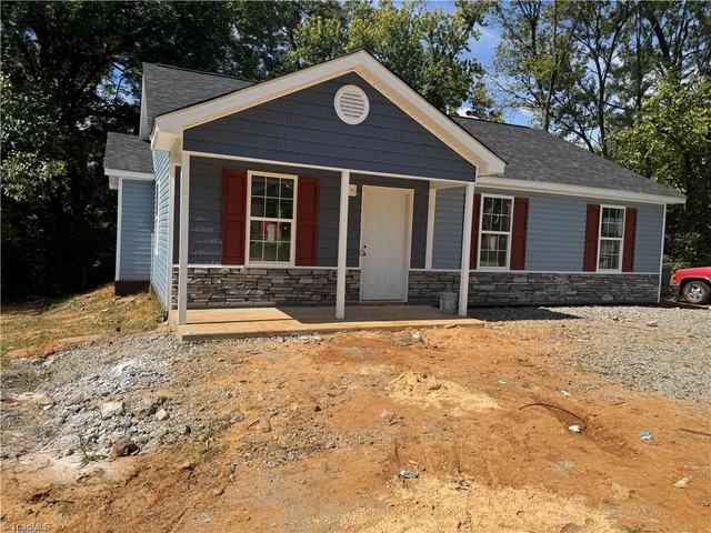 308 Park Street, photo 2 of 7