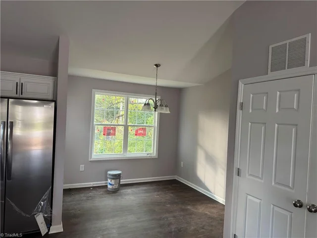 308 Park Street, photo 5 of 7