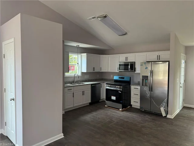 308 Park Street, photo 4 of 7