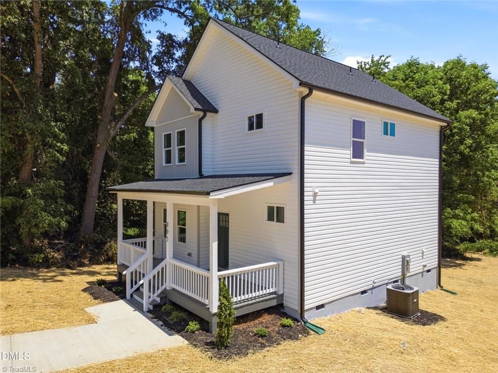 Photo of 805 Lakeside Avenue, Burlington, NC (MLS # 1222570)