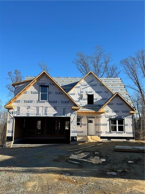 A home in Clemmons