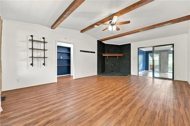 333 Gregg Street, photo 3 of 38