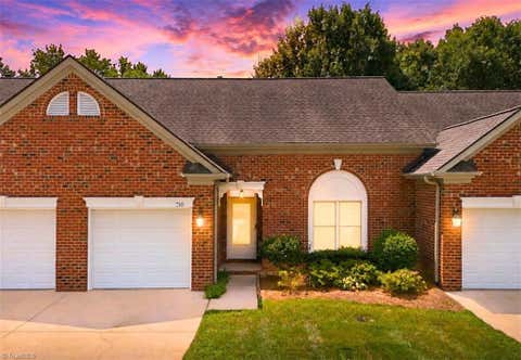 Townhouse For Sale - 710 Vinebury Lane<br/> Guilford County, High Point, NC 27265