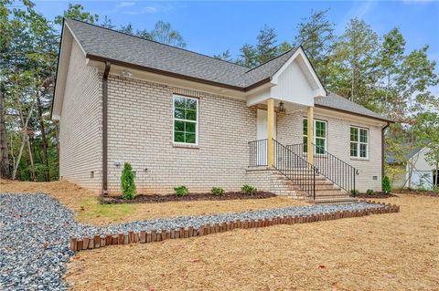 Homes For Sale - 2314 Kings Court<br/> Madison, NC 27025