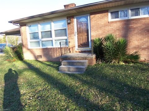 2533 E Woodlyn Way Greensboro NC 27407