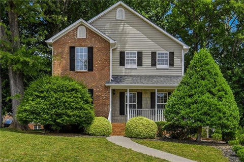 Homes For Sale - 131 Cahill Court<br/> Winston-Salem, NC 27127
