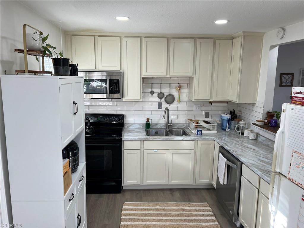 120 Bridlewood Avenue