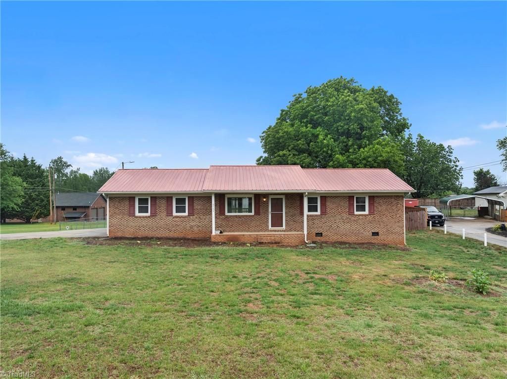 Photo of 6754 Rosewood Drive, Trinity, NC 27370 (MLS # 1222005)