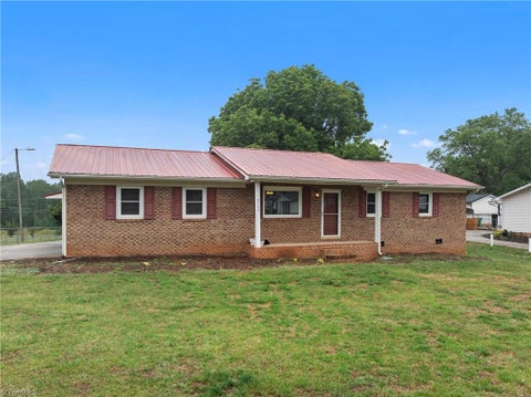 Homes For Sale - 6754 Rosewood Drive<br/> Trinity, NC 27370