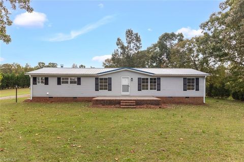Photo of 2808 Turners Creek Road, Yadkinville, NC 27055 (MLS # 1198185)