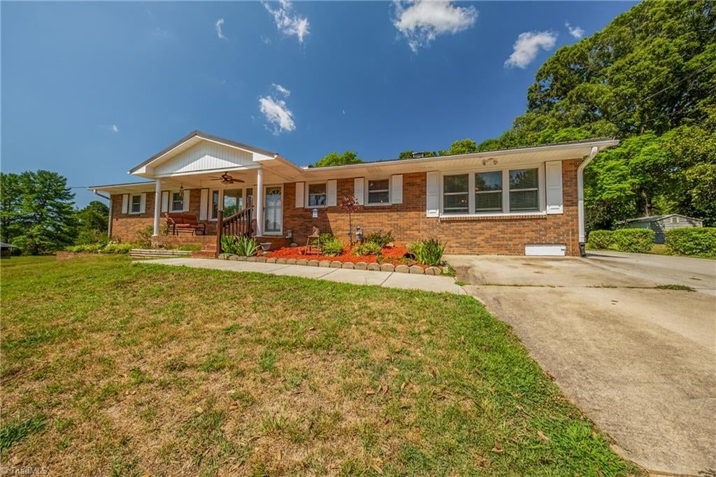 3902 Old Lexington Road, Winston-salem, NC, 27107