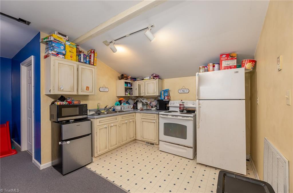 1414 Henri Street, Mount Airy, North Carolina image 32
