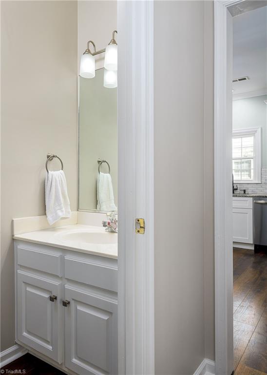 2311 Meadow Gate Drive, Greensboro, North Carolina image 13