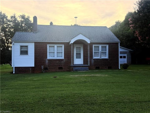 Homes For Rent - 302 N 7th Avenue<br/> Mayodan, NC 27027