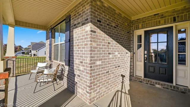 329 Brinkley Circle, photo 4 of 50