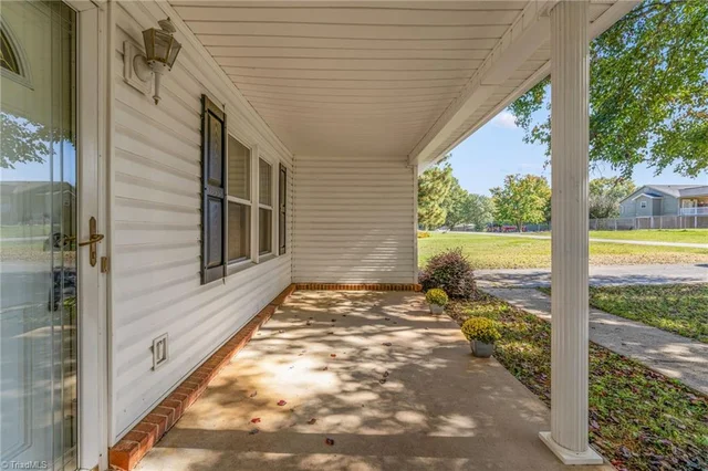 2225 Blue Stone Lane, photo 5 of 42
