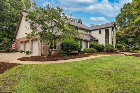 1504 Heathcliff Road High Point NC 27262