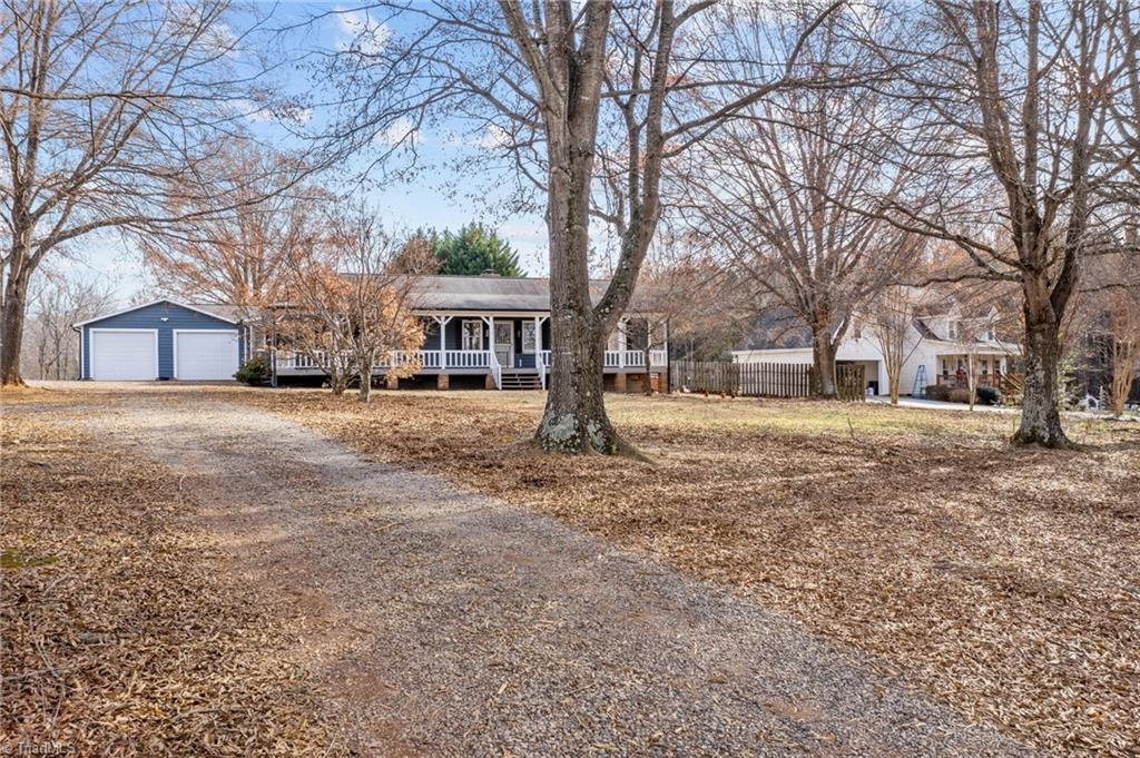 Photo 10 of 48 of 738 Young Road house