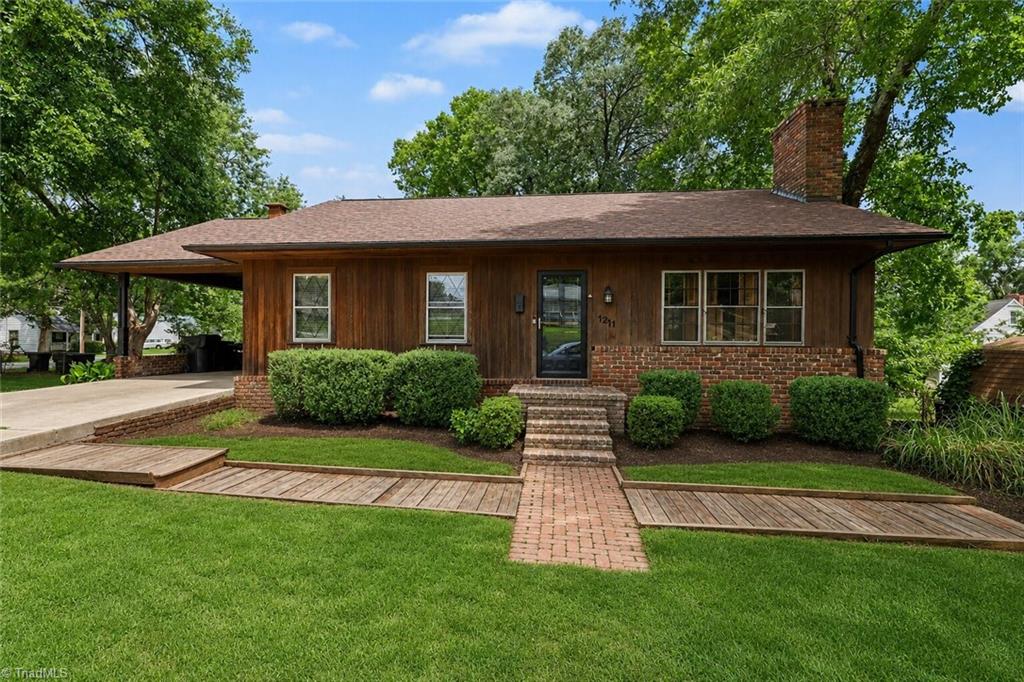 1211 E Willowbrook Drive, Burlington, NC, 27215