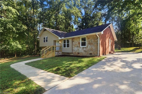Homes For Sale - 1505 Brannock Drive<br/> Greensboro, NC 27406