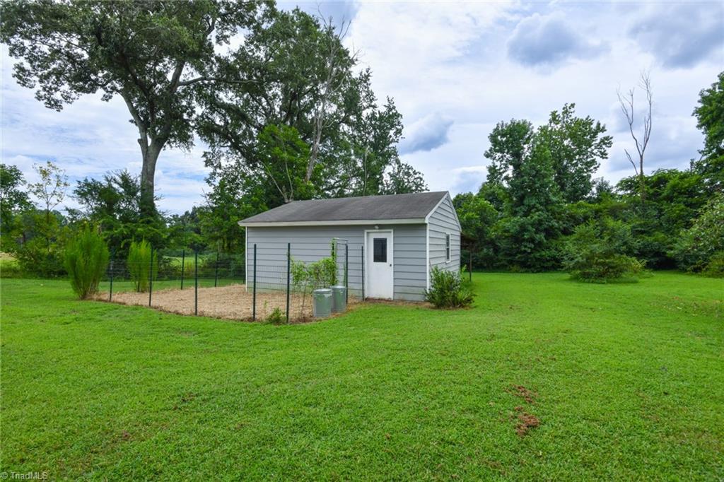 Elon, North Carolina 27244, United States, 2 Bedrooms Bedrooms, ,2 BathroomsBathrooms,Residential,Pending,184379