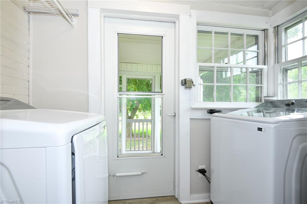 Elon, North Carolina 27244, United States, 2 Bedrooms Bedrooms, ,2 BathroomsBathrooms,Residential,Pending,184379