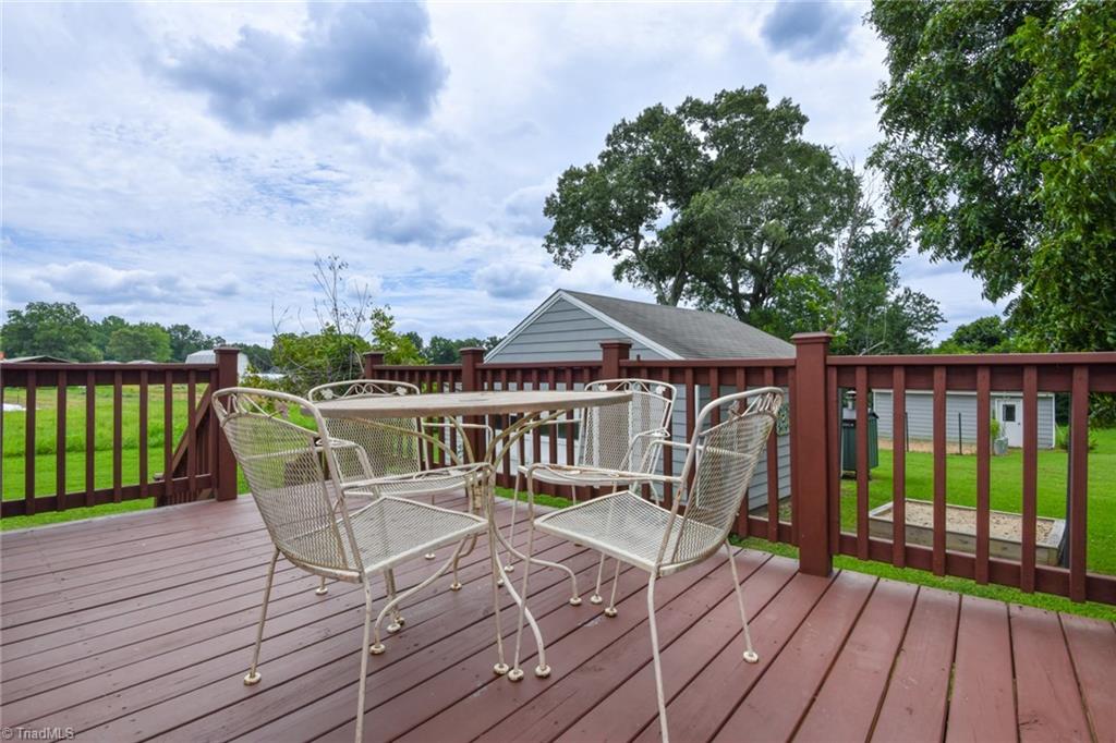 Elon, North Carolina 27244, United States, 2 Bedrooms Bedrooms, ,2 BathroomsBathrooms,Residential,Pending,184379