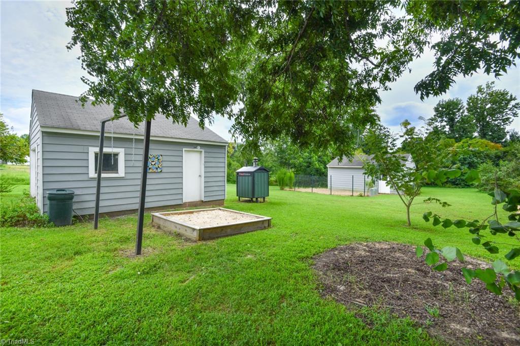 Elon, North Carolina 27244, United States, 2 Bedrooms Bedrooms, ,2 BathroomsBathrooms,Residential,Pending,184379