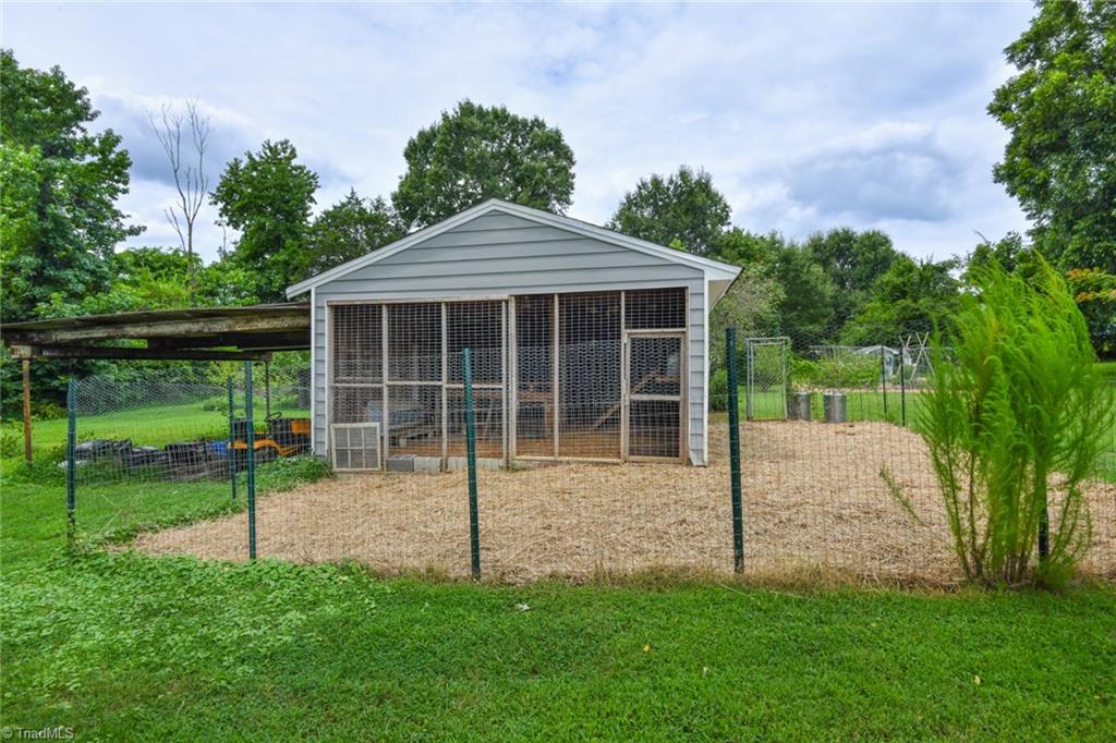 Elon, North Carolina 27244, United States, 2 Bedrooms Bedrooms, ,2 BathroomsBathrooms,Residential,Pending,184379