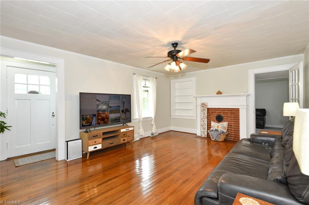 Elon, North Carolina 27244, United States, 2 Bedrooms Bedrooms, ,2 BathroomsBathrooms,Residential,Pending,184379