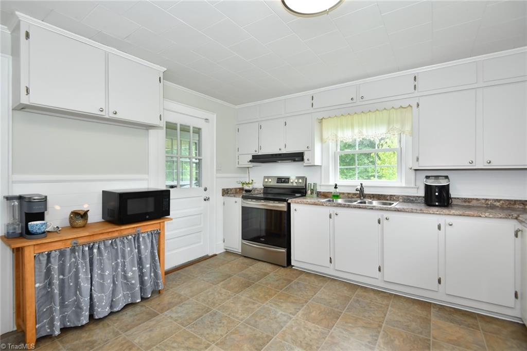 Elon, North Carolina 27244, United States, 2 Bedrooms Bedrooms, ,2 BathroomsBathrooms,Residential,Pending,184379