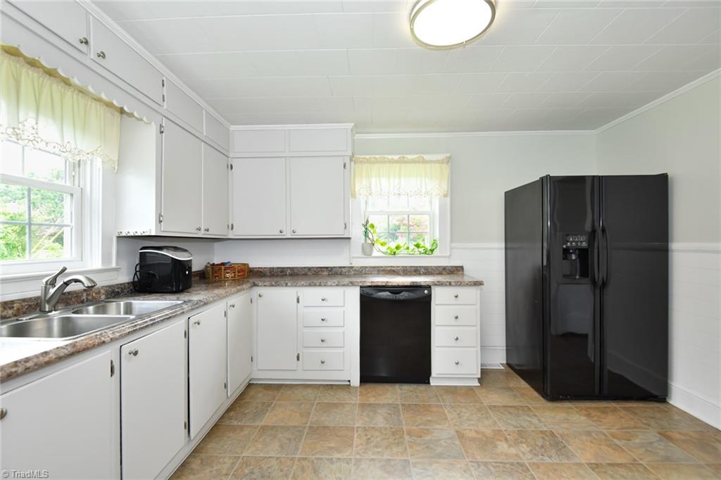 Elon, North Carolina 27244, United States, 2 Bedrooms Bedrooms, ,2 BathroomsBathrooms,Residential,Pending,184379