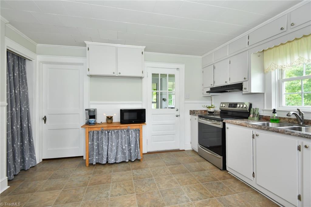 Elon, North Carolina 27244, United States, 2 Bedrooms Bedrooms, ,2 BathroomsBathrooms,Residential,Pending,184379