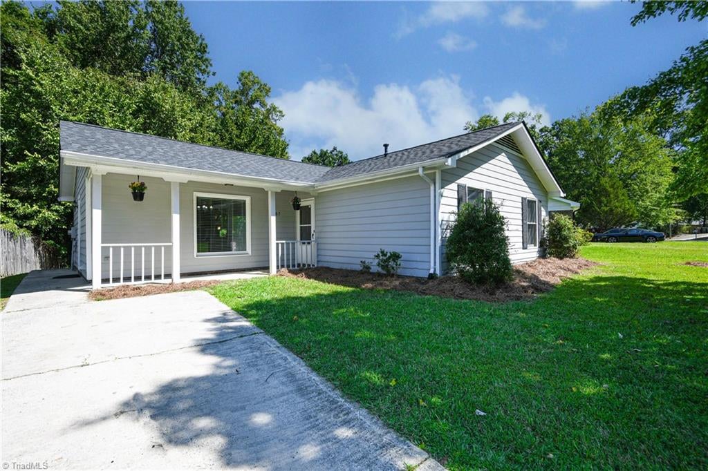 Photo of 3307 Twin Brooks Drive, Greensboro, NC 27407 (MLS # 1235696)