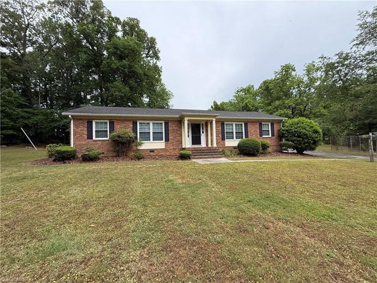 1200 EDGEMONT RD, GREENSBORO, NC 27406 - Image 1492fbb2a81870aebe27095b68cc4e45/318113101