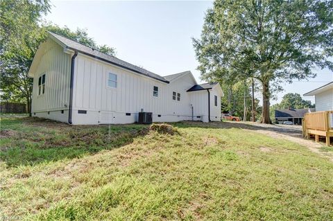 A home in Archdale