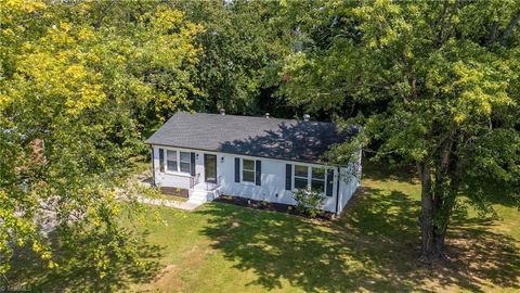 Photo for 2909 Woodhill Lane
