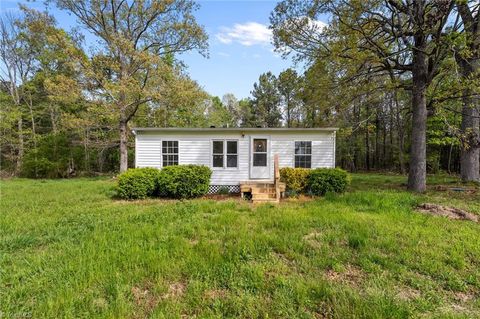 Homes For Sale - 4919 Mt Willing Road<br/> Mebane, NC 27302