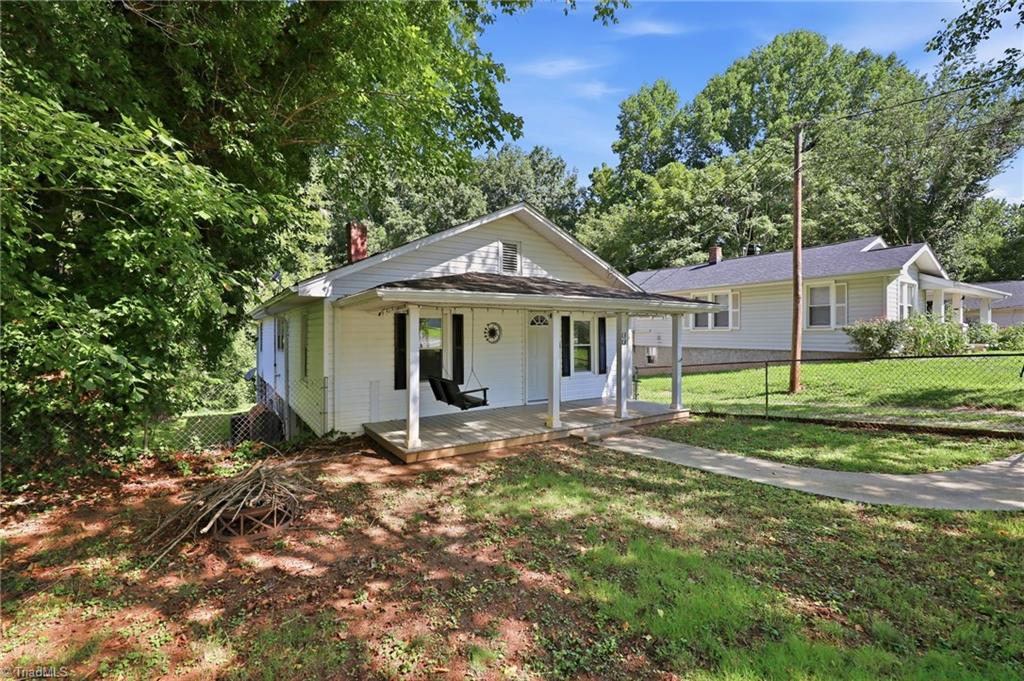 Photo of 1313 Fairfield Drive, Winston-Salem, NC 27127 (MLS # 1229276)