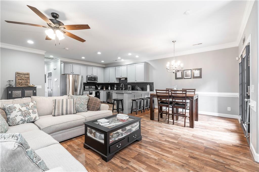 Photo 9 of 32 of 402 Southlake Court townhome