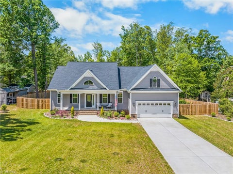 Homes For Sale - 1401 Ashland Drive<br/> Reidsville, NC 27320